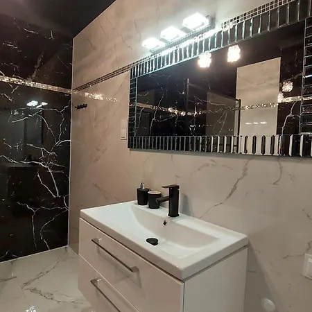 Lux Ii Apartment *